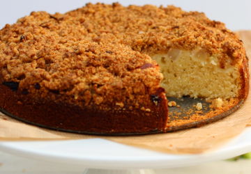 Apple and Cardamom Crumble Cake