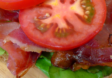 Classic BLT: Bacon, Lettuce & Tomato Sandwich