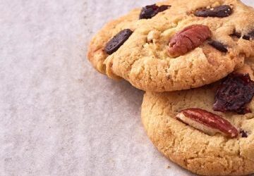 SASKO DARK CHOCOLATE, CRANBERRY AND PECAN COOKIES